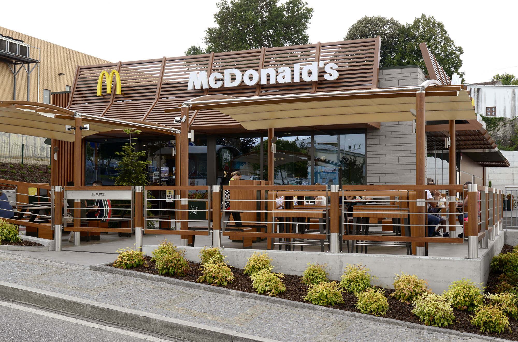 Exterior do restaurante McDonald's Marco de Canaveses