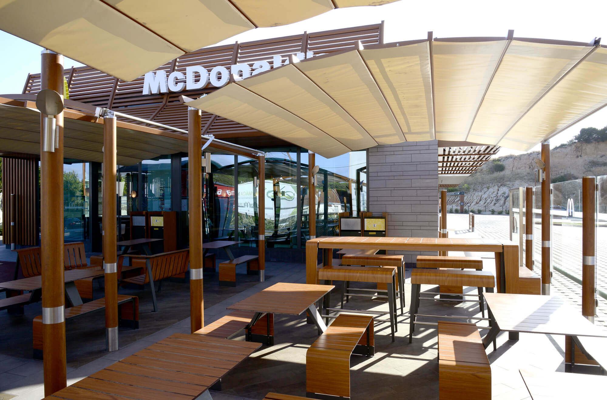 Exterior do restaurante McDonald's