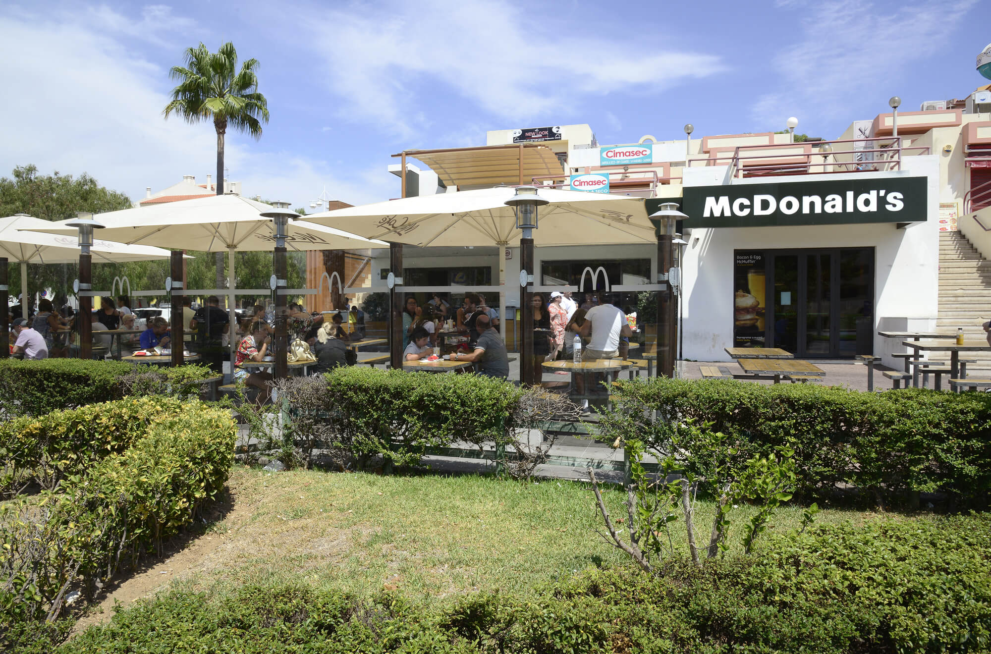 Exterior do restaurante McDonald's