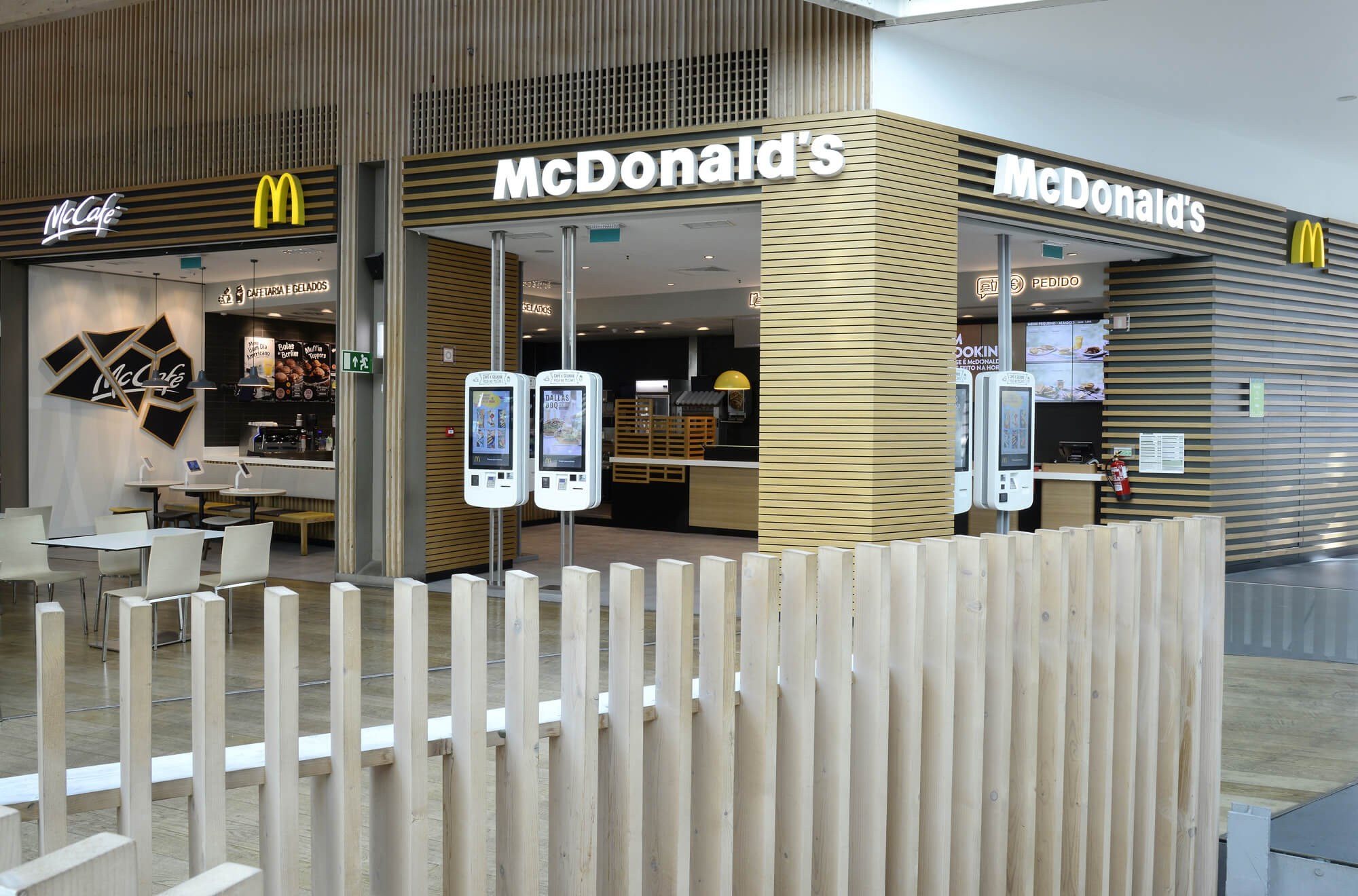 Exterior do restaurante McDonald's