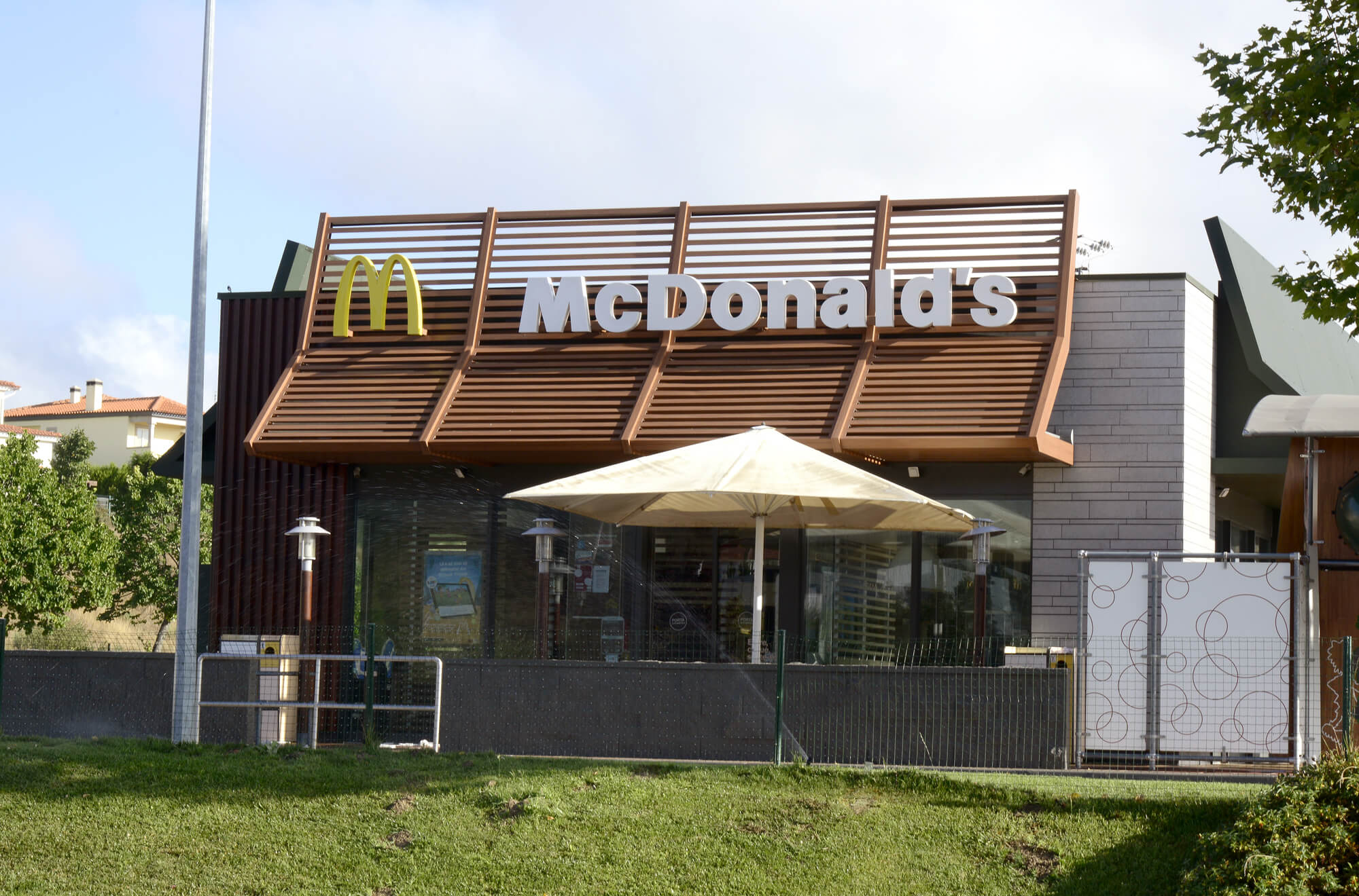 Exterior do restaurante McDonald's