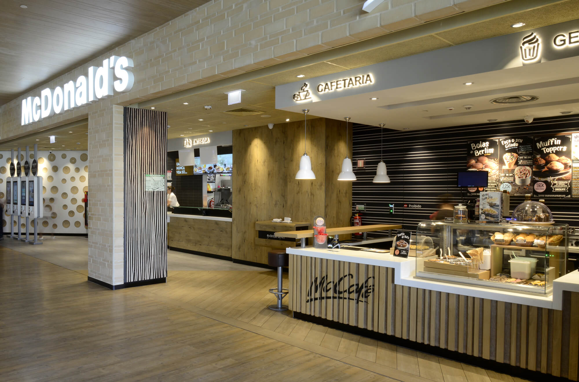 Exterior do restaurante McDonald's