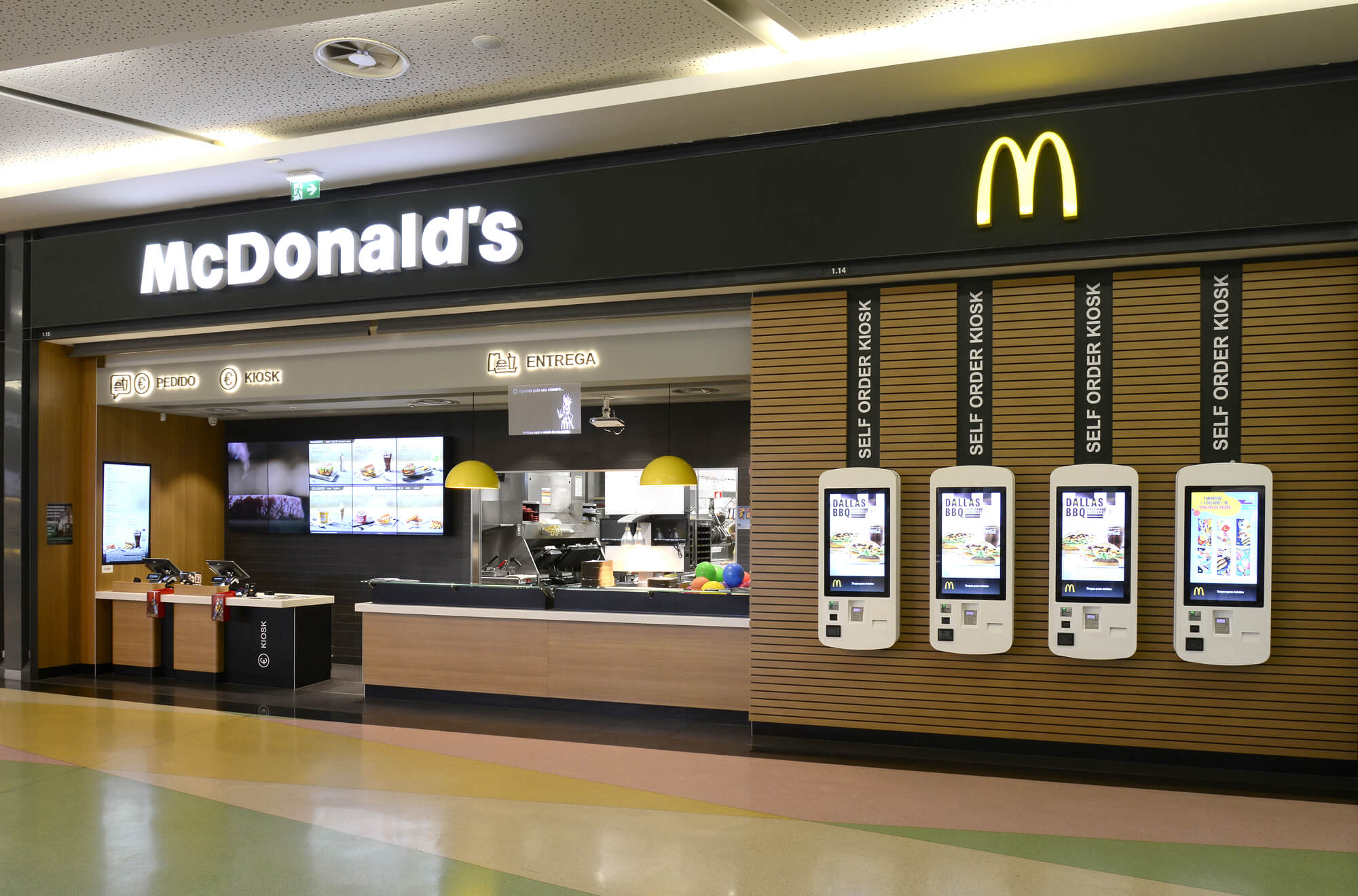Exterior do restaurante McDonald's