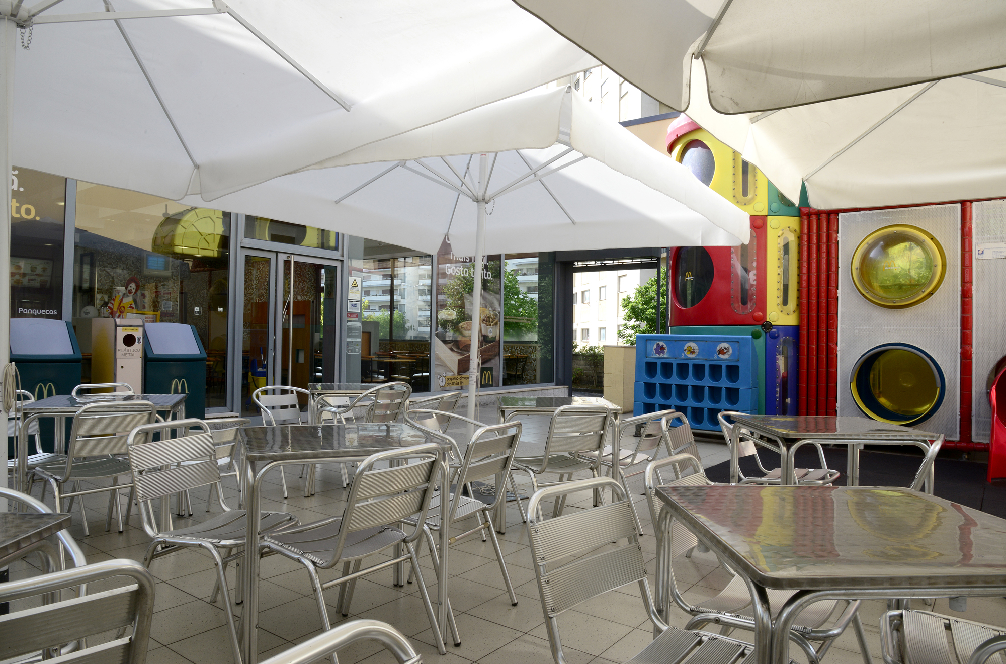 Exterior do restaurante McDonald's