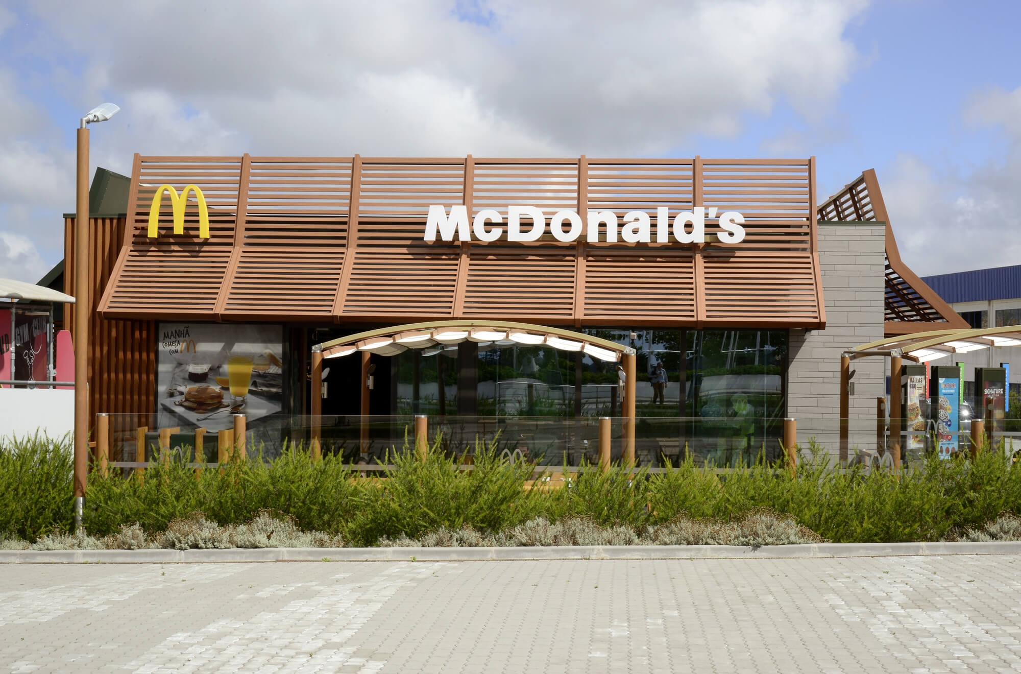 Exterior do restaurante McDonald's