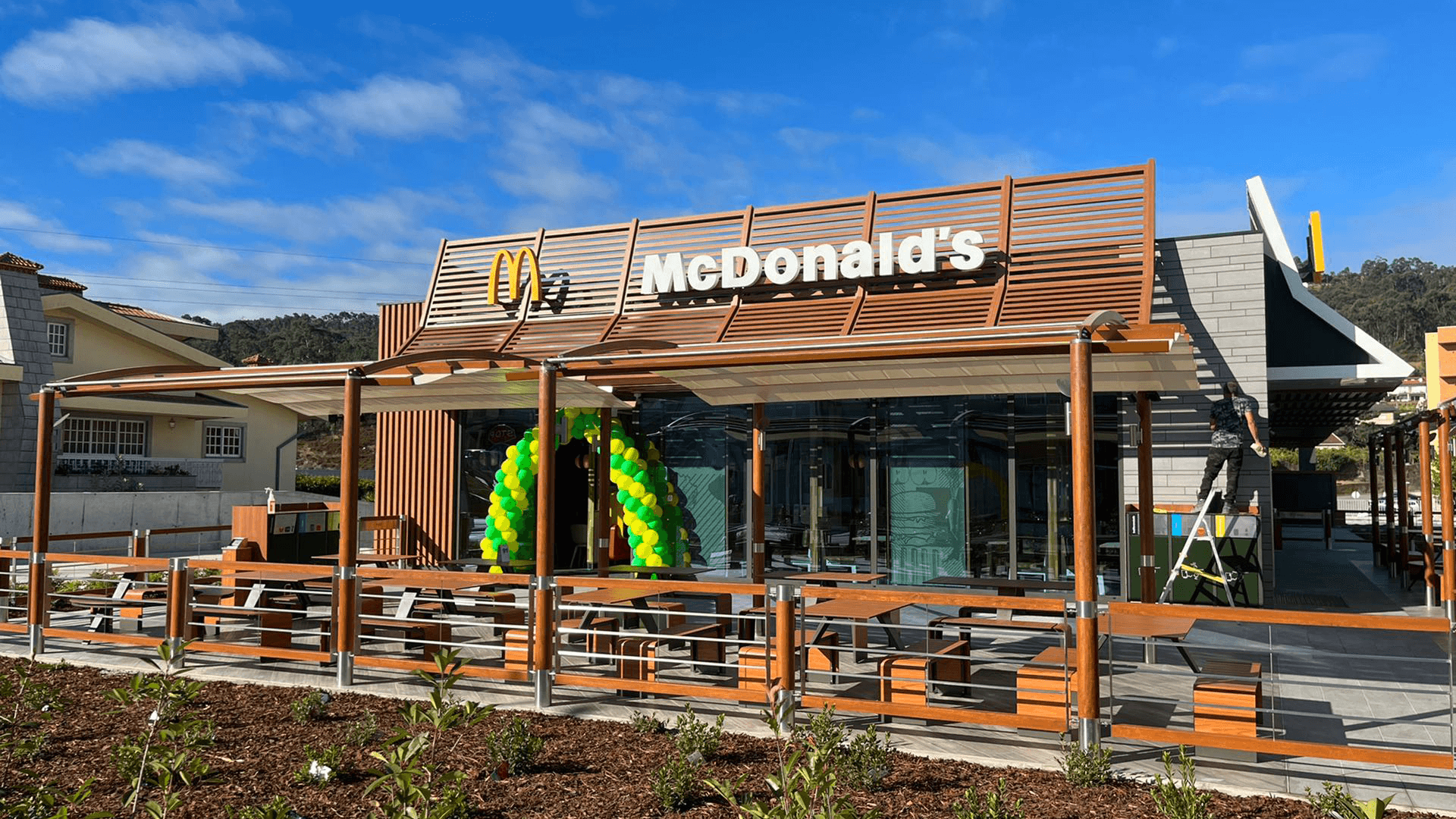 Exterior do restaurante McDonald's Valongo