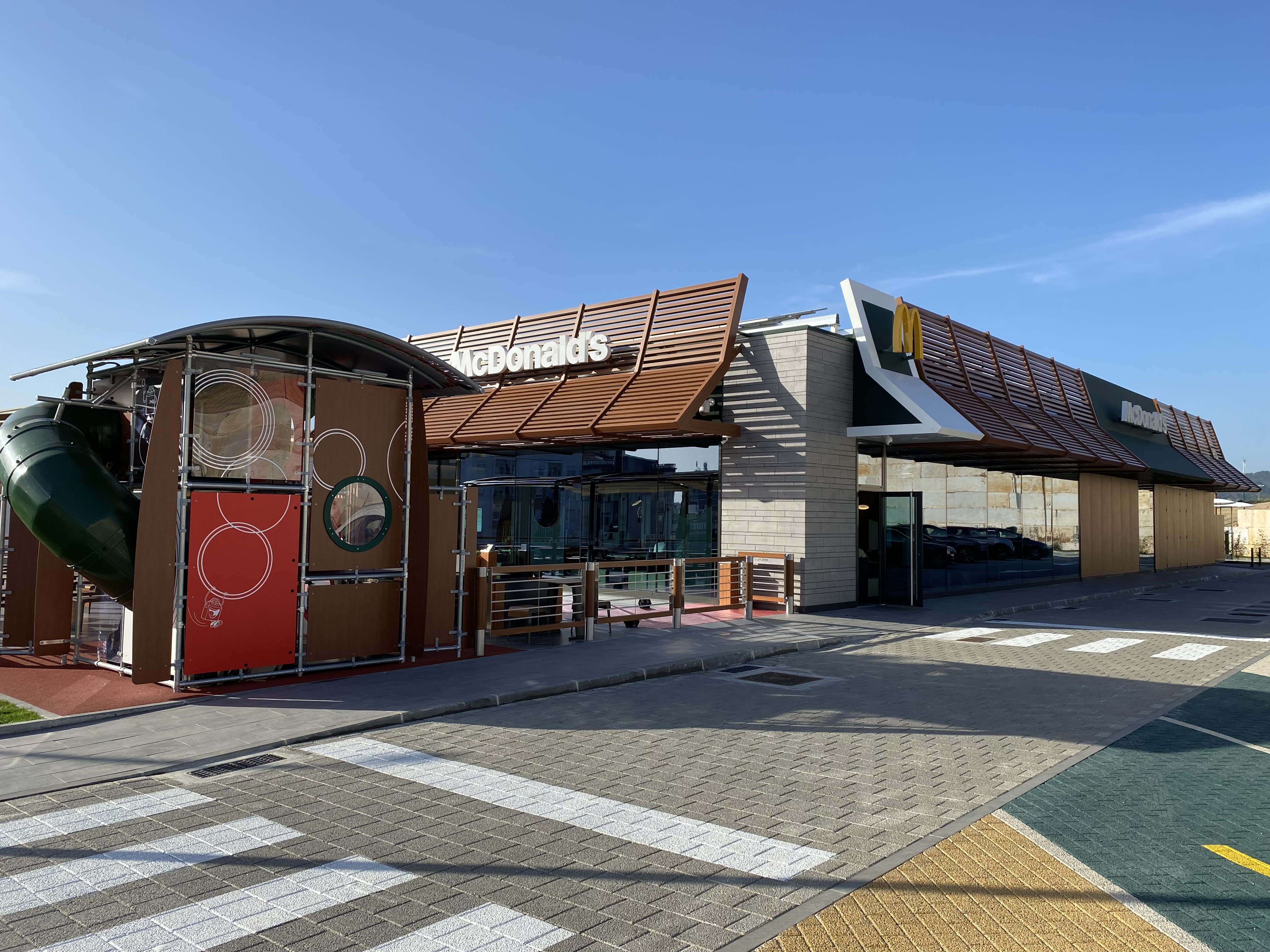 Exterior do restaurante McDonald's Rio Maior