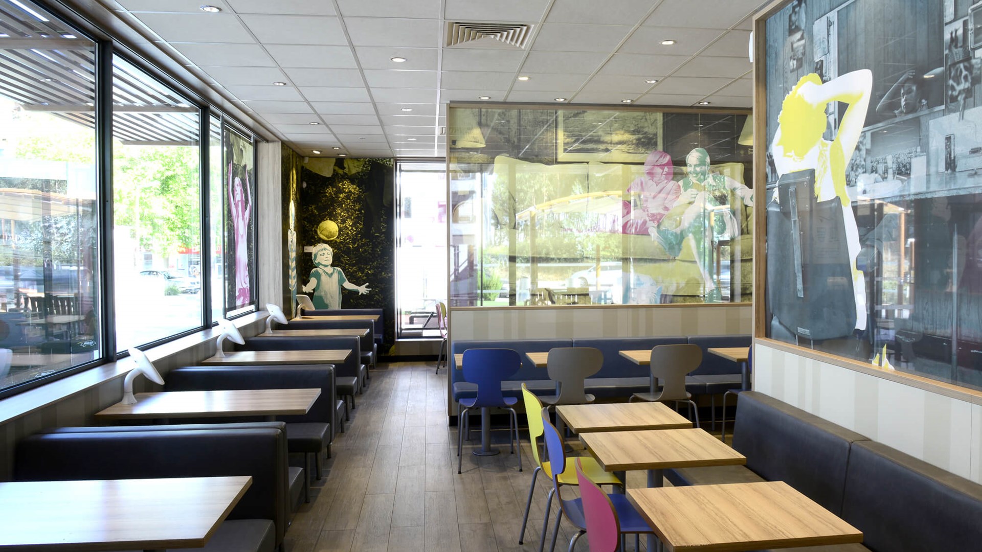 Interior do restaurante McDonald's Fátima