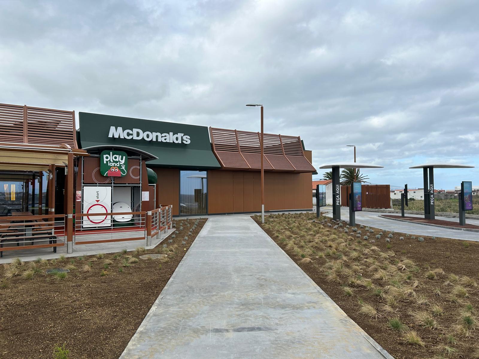 Exterior do restaurante McDonald's Ribeira Grande